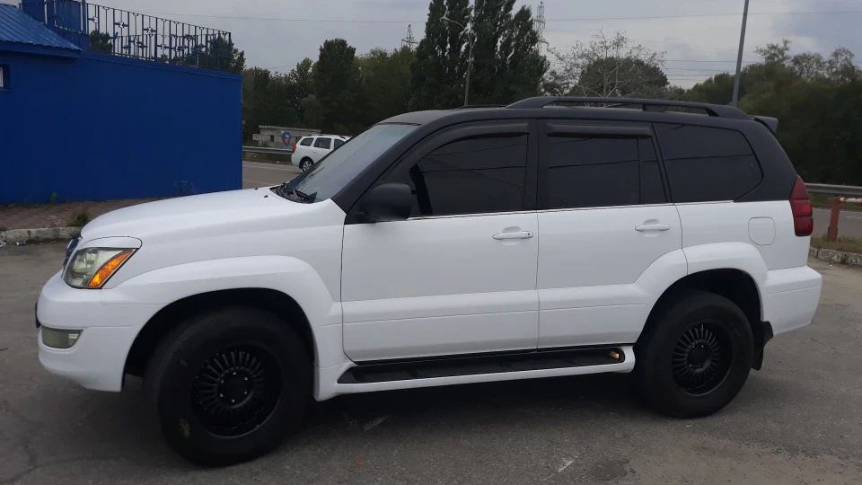 Lexus GX 3