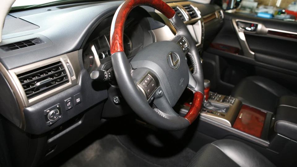 Lexus GX срібло