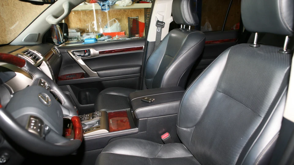 Lexus GX срібло 4