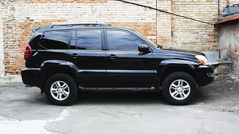 Lexus GX well-balanced