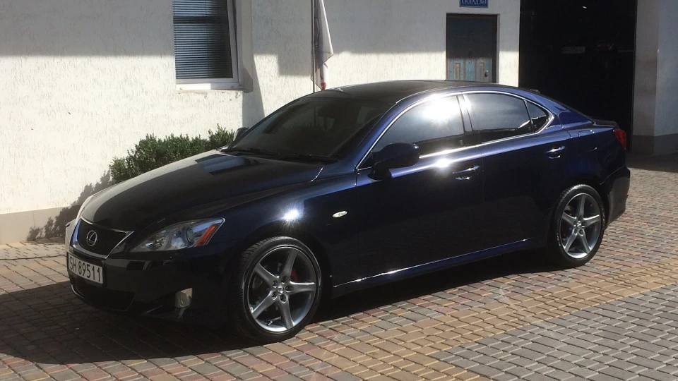 Lexus IS 2