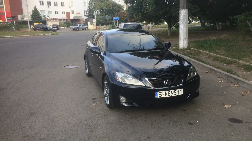 Lexus IS 4