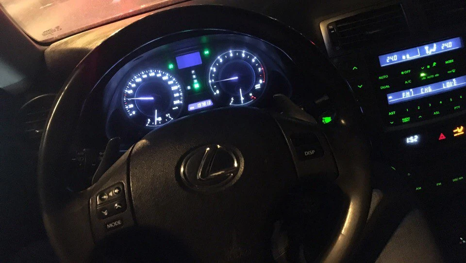 Lexus IS 4