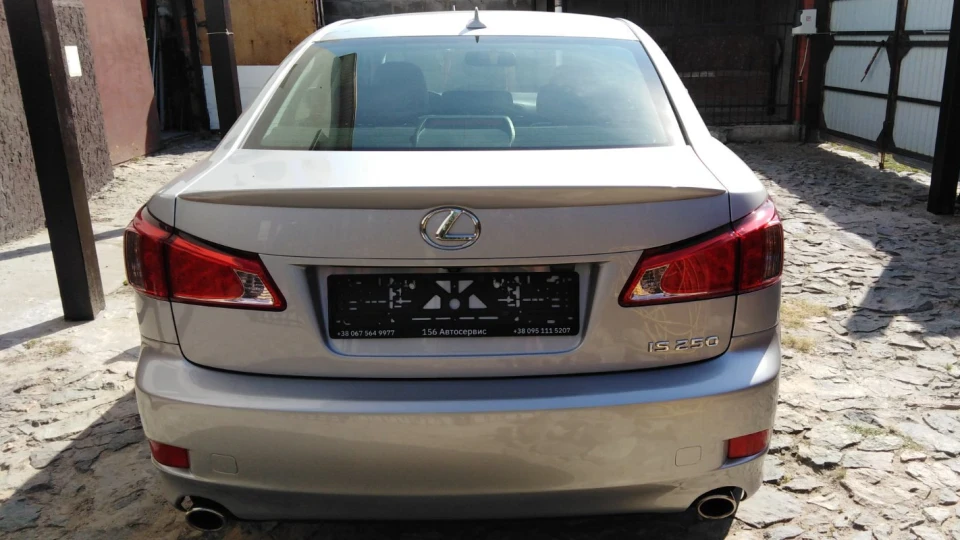 Lexus IS 2