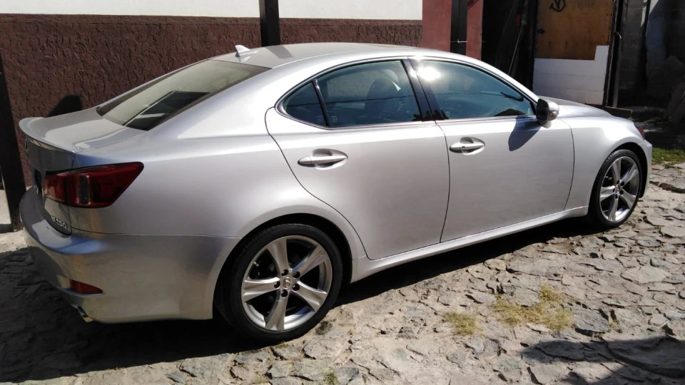 Lexus IS 4