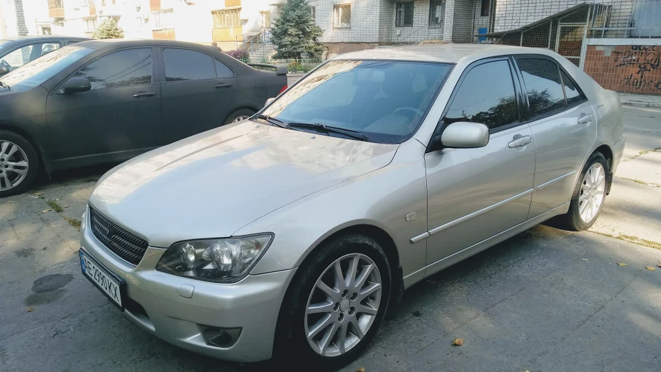 Lexus IS
