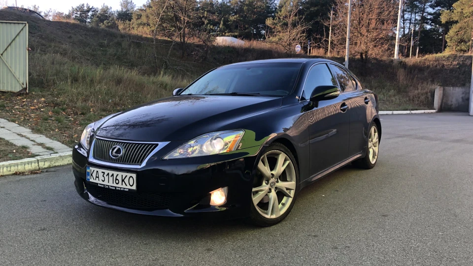 Lexus IS
