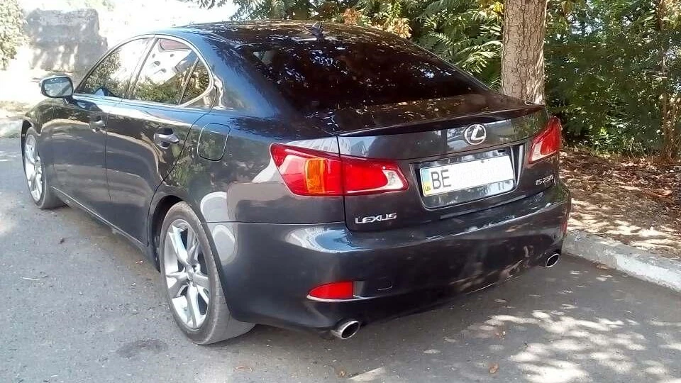 Lexus IS