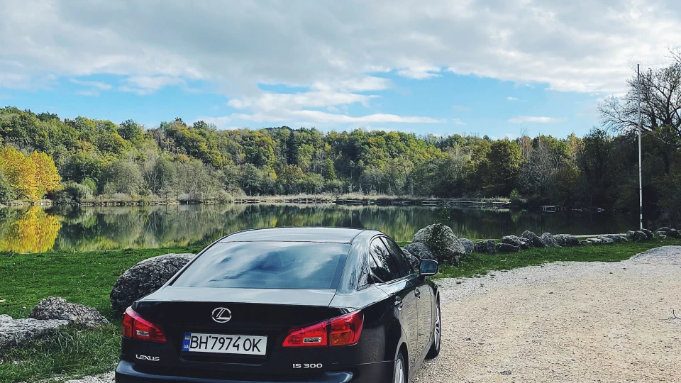 Lexus IS