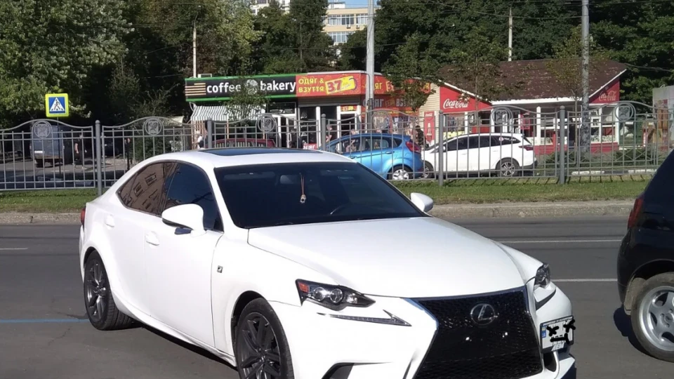 Lexus IS