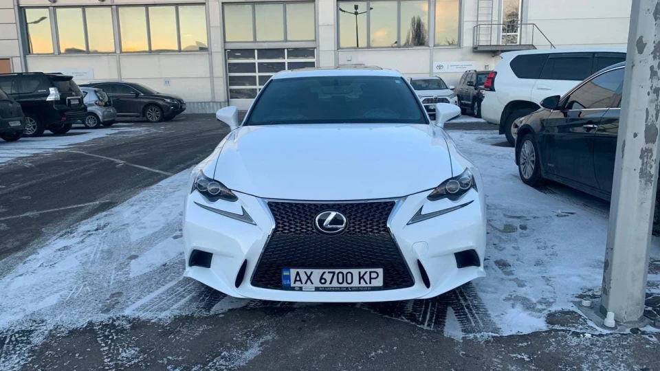 Lexus IS