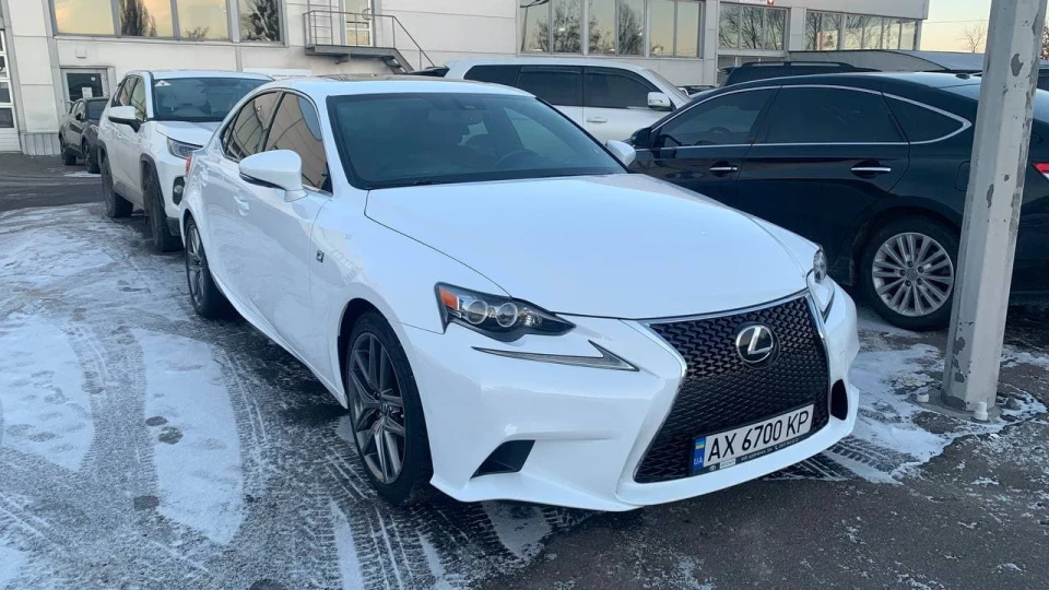 Lexus IS 2
