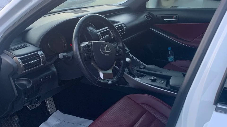 Lexus IS 5