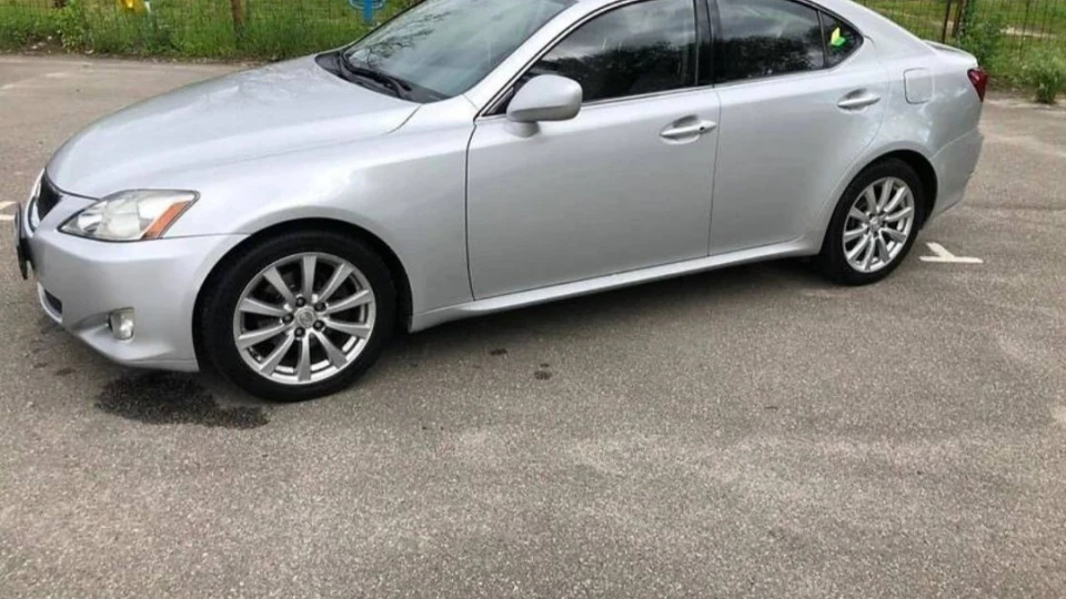 Lexus IS 4