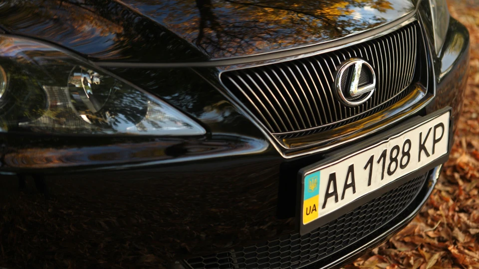 Lexus IS 2