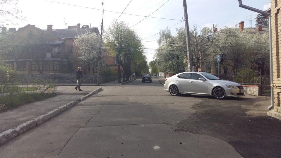 Lexus IS 4