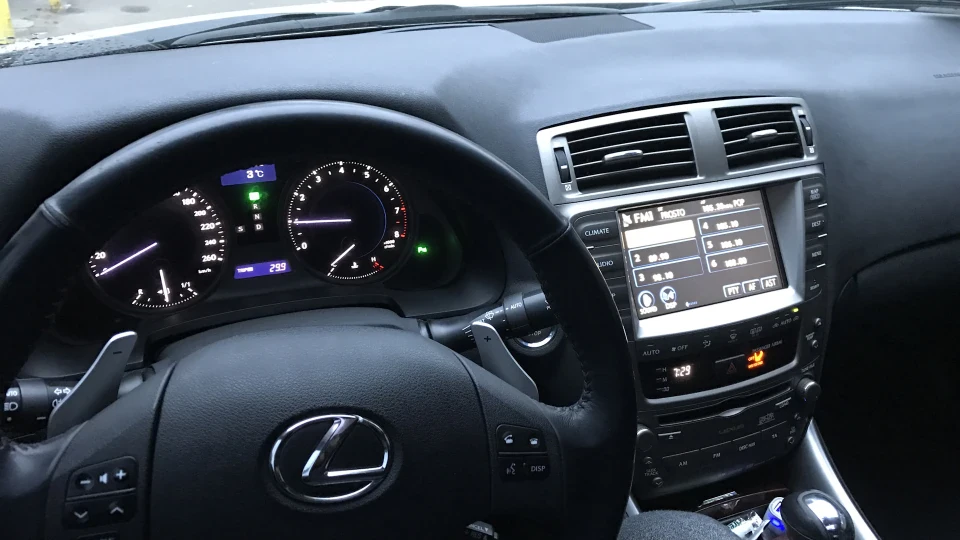 Lexus IS