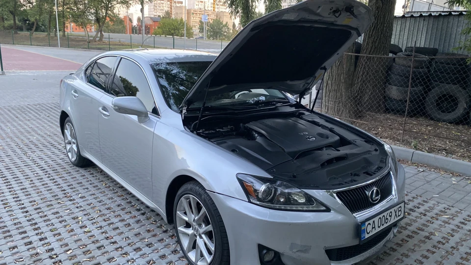 Lexus IS 2