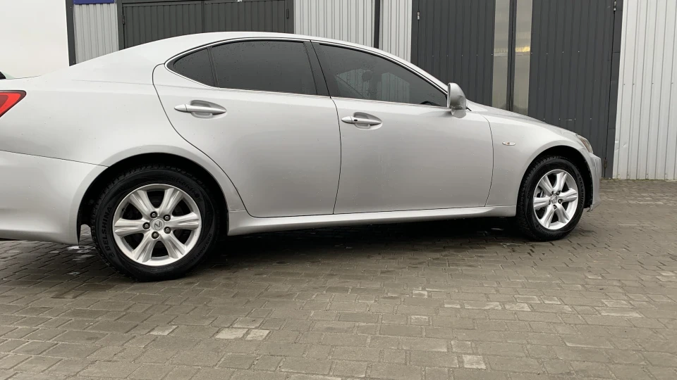 Lexus IS 2