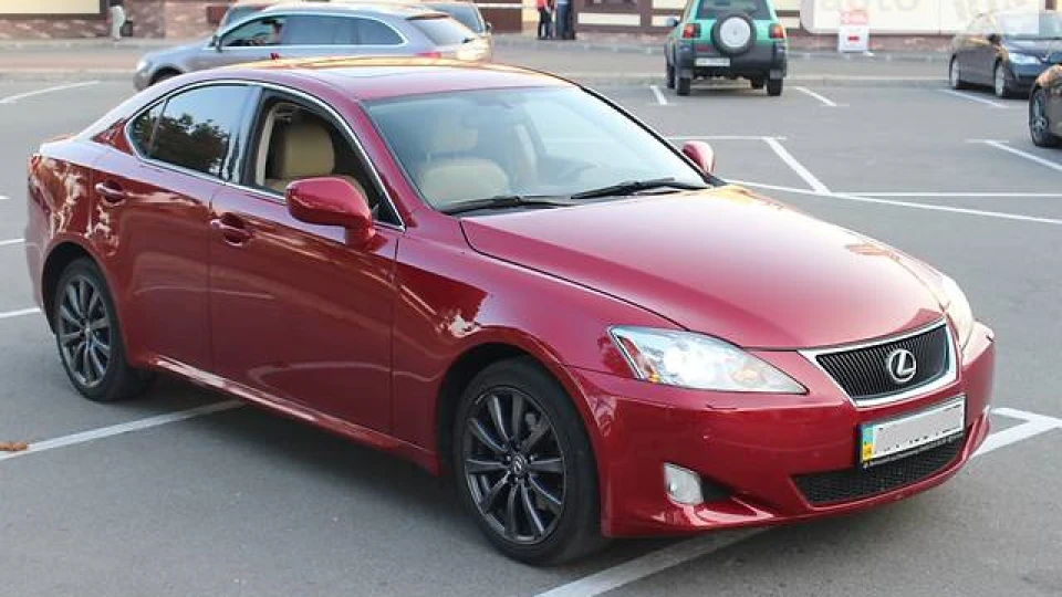 Lexus IS