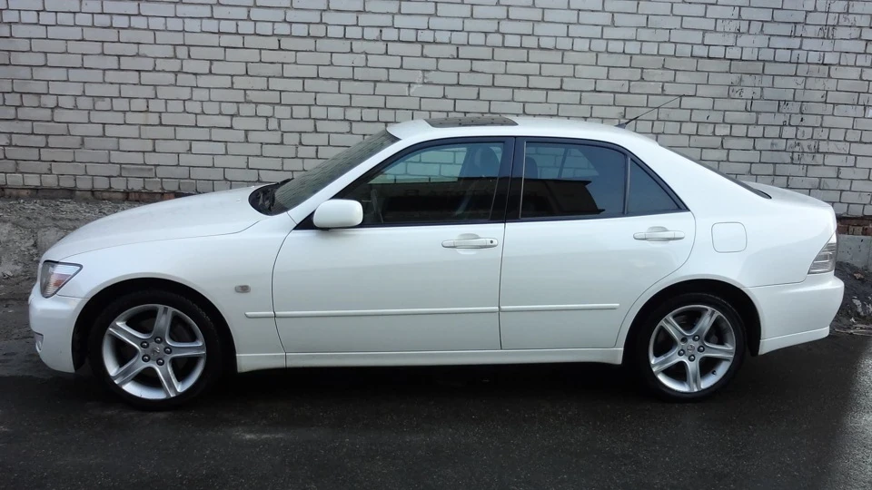 Lexus IS 2
