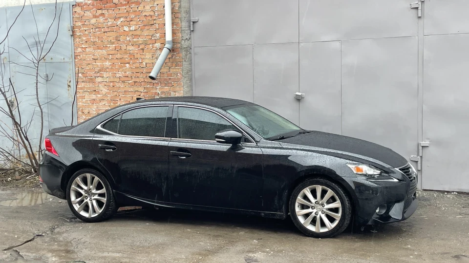 Lexus IS