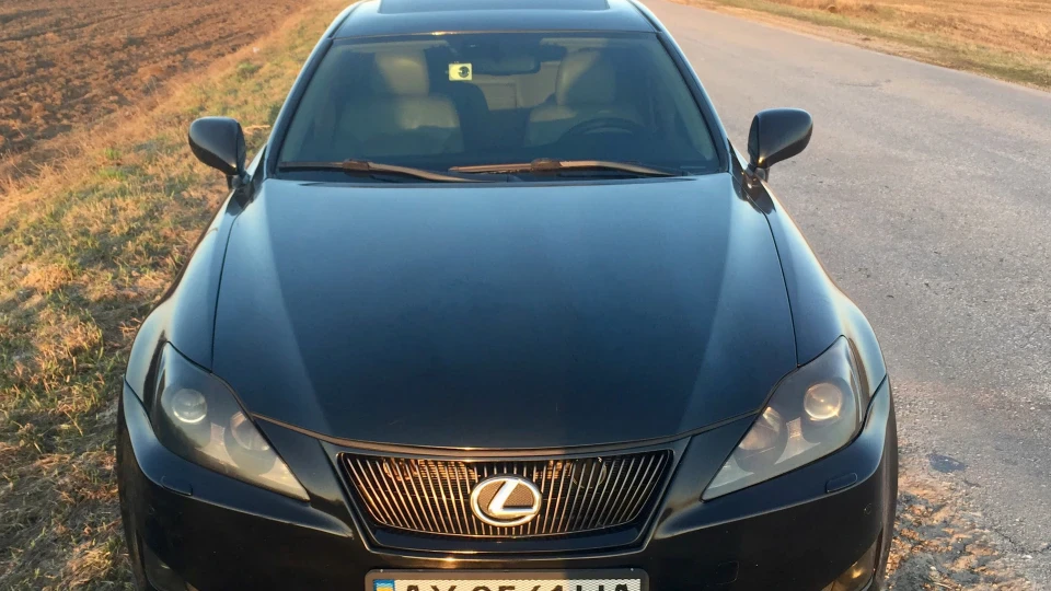 Lexus IS 2