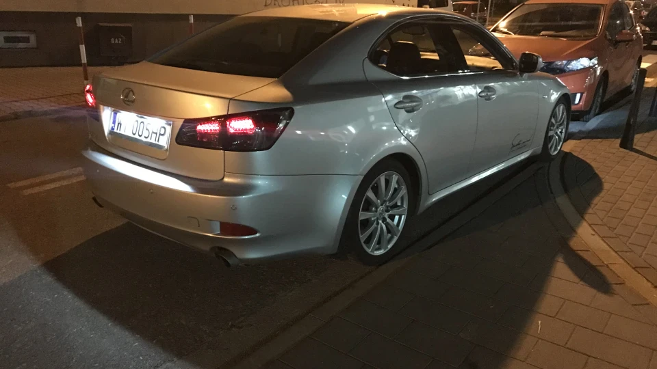 Lexus IS