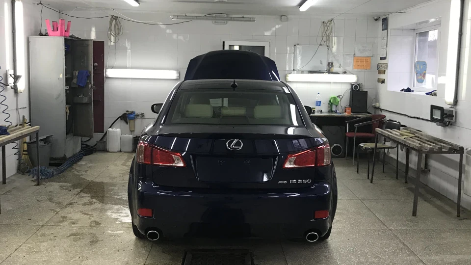 Lexus IS 2