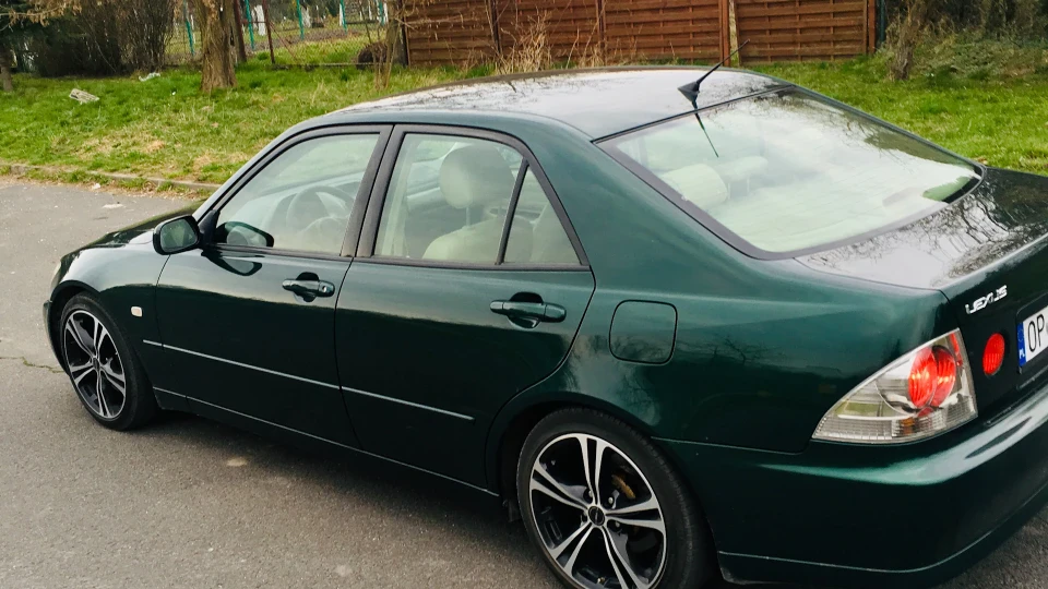 Lexus IS 2