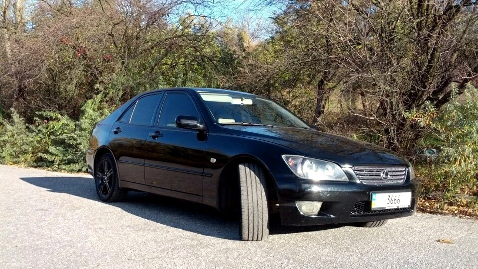 Lexus IS 200 2