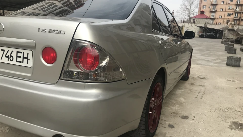 Lexus IS 200 2