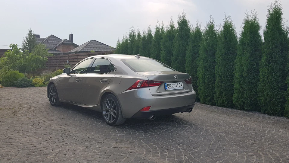 Lexus IS 200t fsport 3