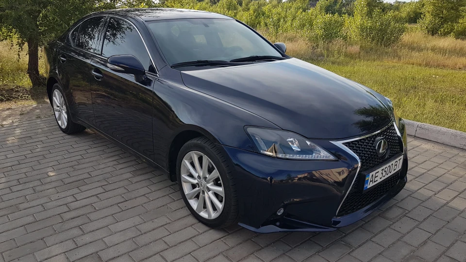 Lexus IS 2.5 AWD 3