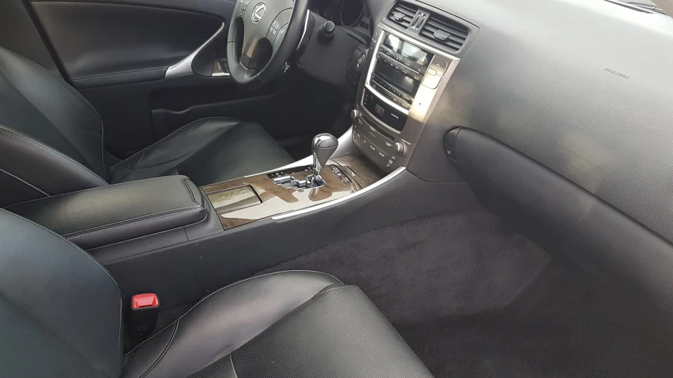 Lexus IS 2.5 AWD 4