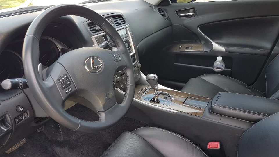 Lexus IS 2.5 AWD 5