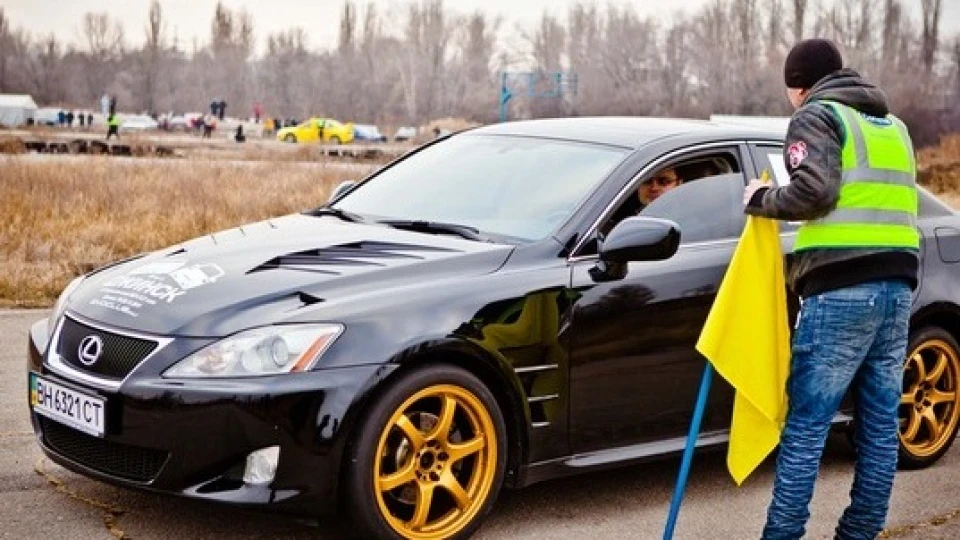 Lexus IS 2,5 вже мало! 3