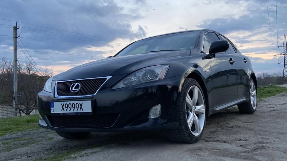 Lexus IS 2.5
