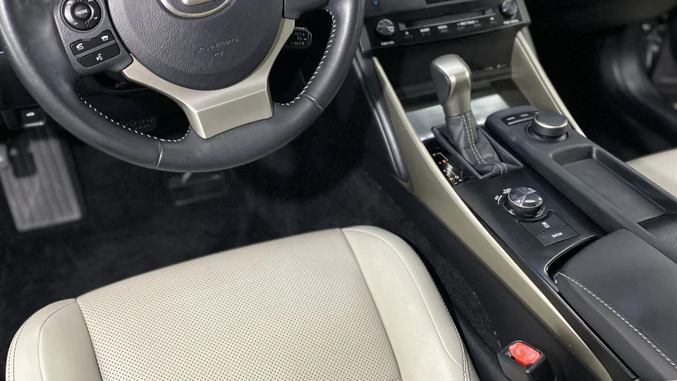 Lexus IS 250 RWD 2
