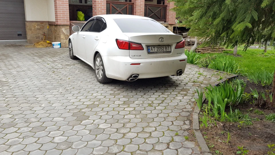 Lexus IS 300 snow white 2