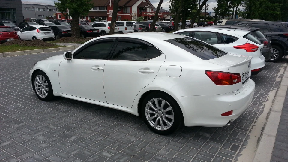 Lexus IS 300 snow white 5