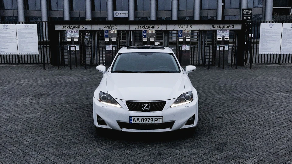 Lexus IS 350 RWD 2