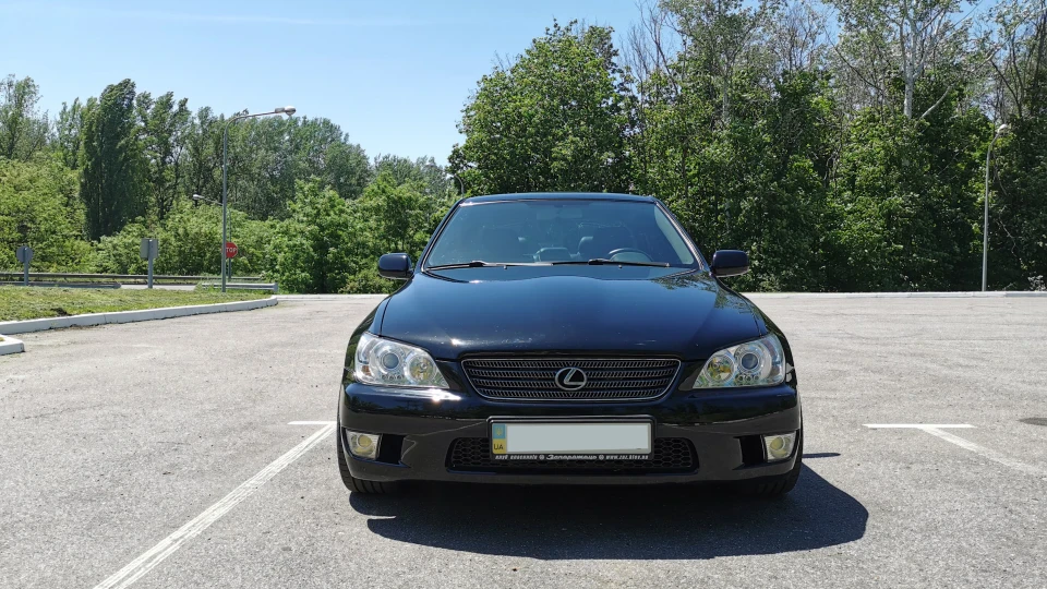 Lexus IS 400 5