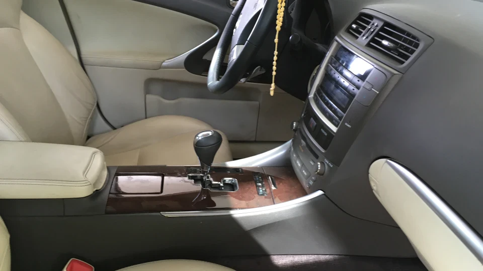 Lexus IS AWD американка