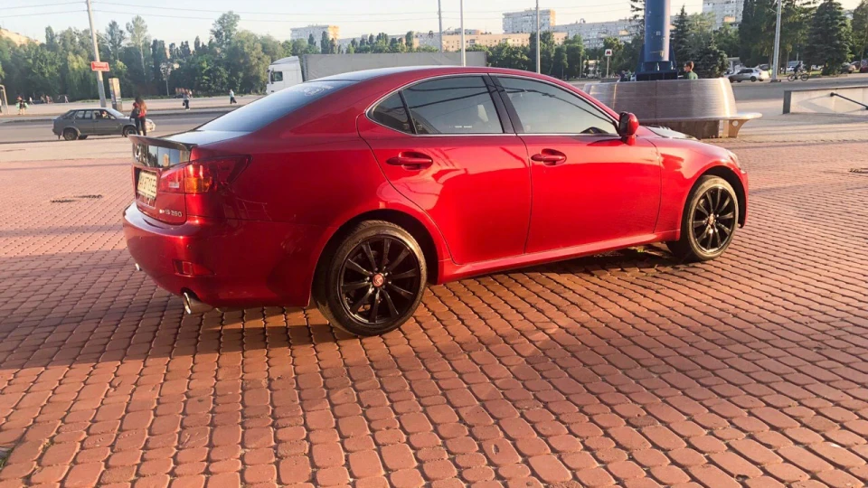 Lexus IS AWD 3