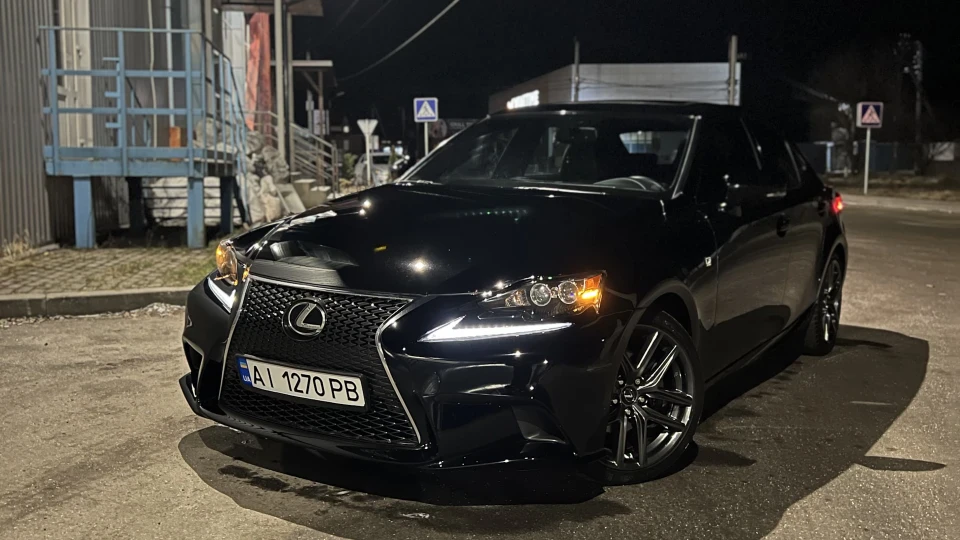 Lexus IS Black 2