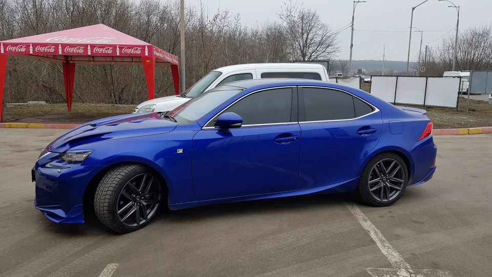 Lexus IS Blue bird