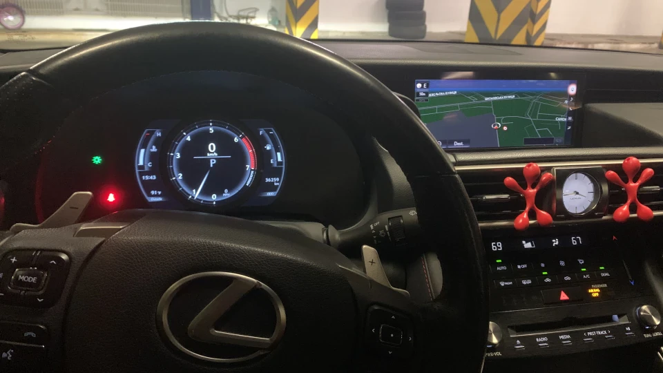 Lexus IS F-Sport 3