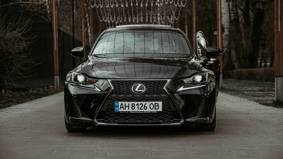 Lexus IS F sport 2
