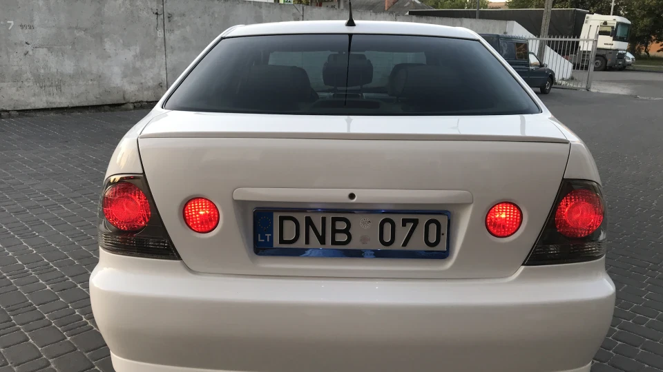 Lexus IS Intelligent sport 300 2